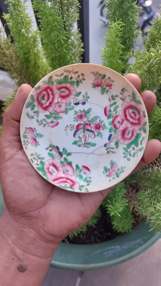 Piring antik famili  tose 10 cm