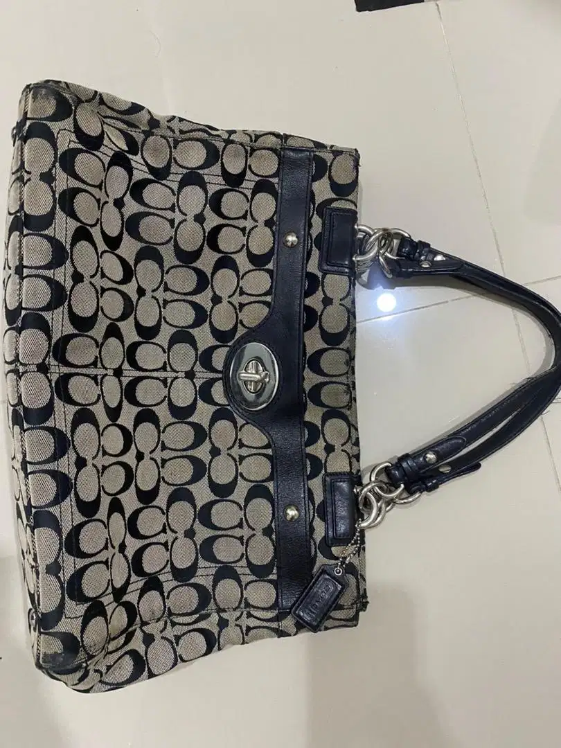 tas coach preloved