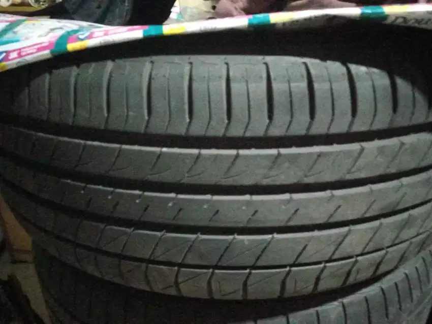 Ban dunlop LM 705 ukuran 235 55 R18