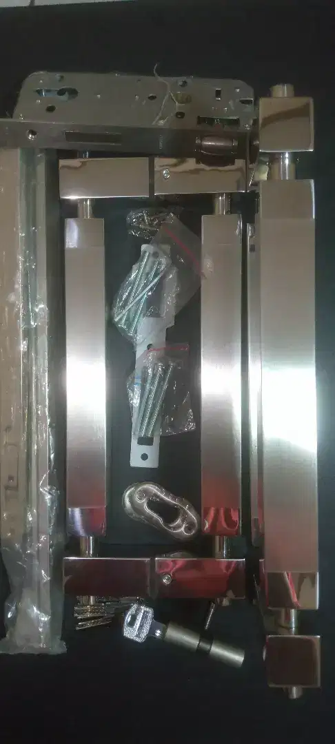 Tarikan pintu / handle pintu minimalis mewah