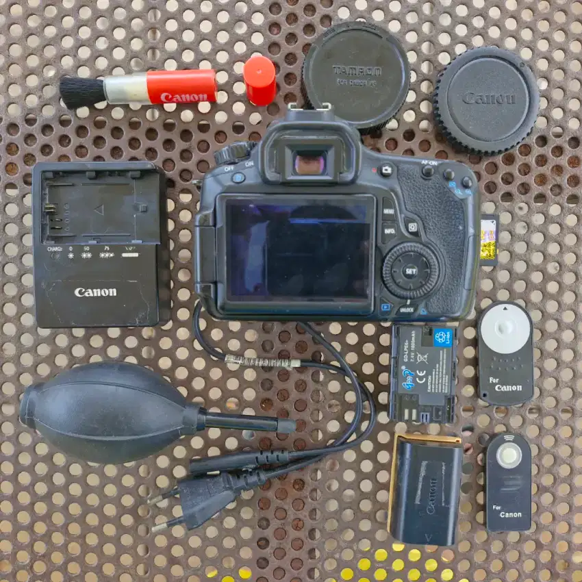 Jual body only kamera canon 60D second
