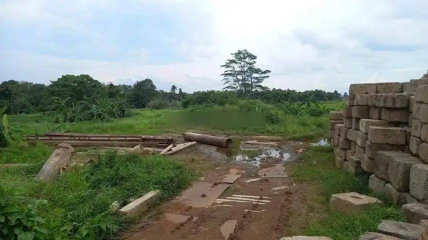 Tanah eks pool alat berat dijalan raya parung panjang di Jalan raya pa