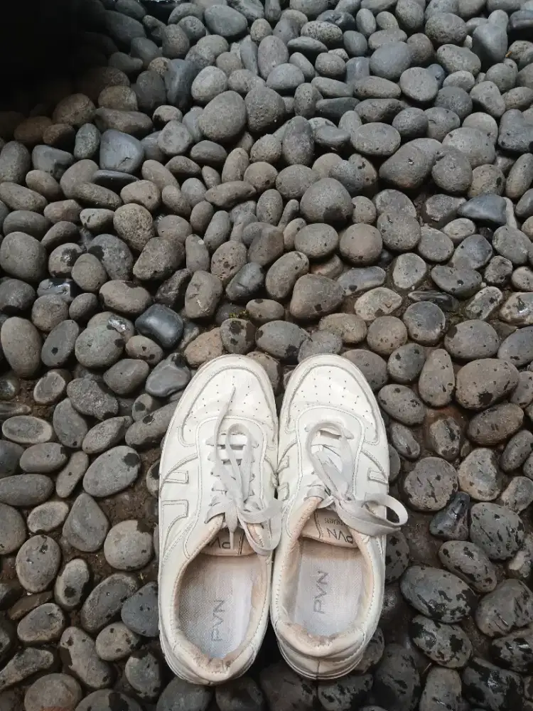 sepatu full putih pvn ori bekas