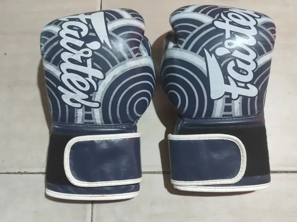 Sarung tinju fairtex