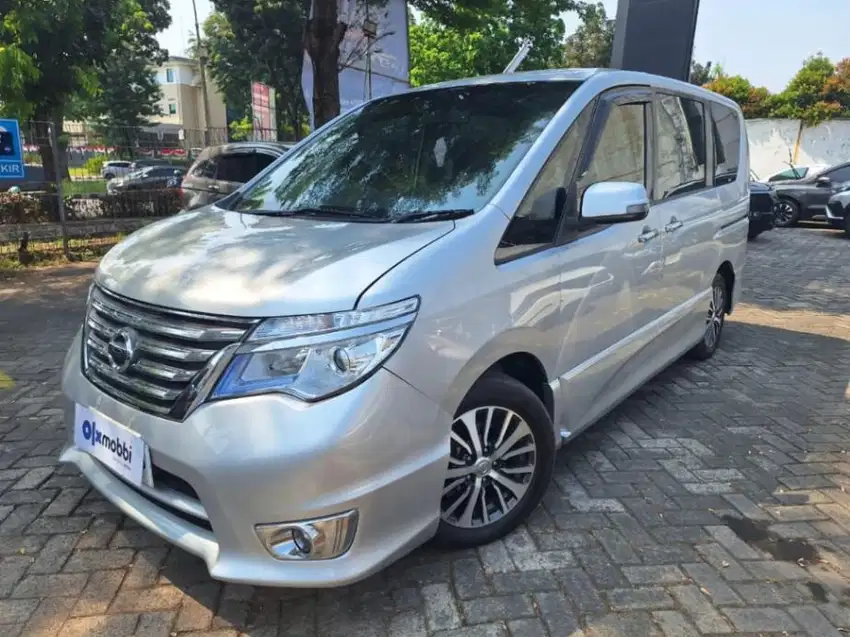 Nissan Serena 2.0 Highway Star Bensin-AT 2017 Silver /