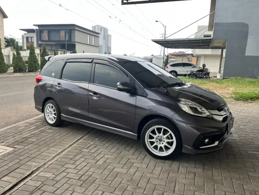 MOBILIO RS MT 2015 KM 50.400 SPESIAL SANGAT TERAWAT