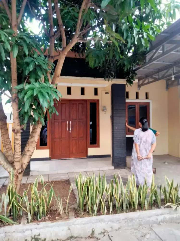 Rumah bersih baru rapi dekat univ satya wacana