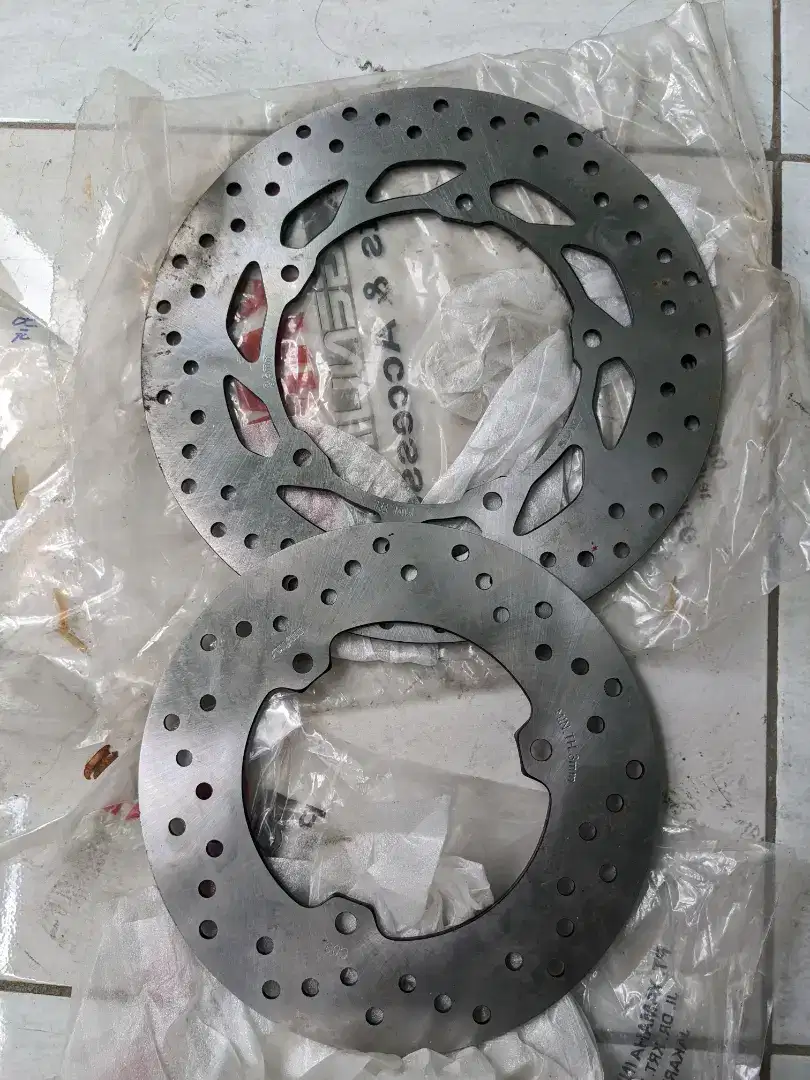 Piringan Cakram Yamaha R15 Depan Blakang