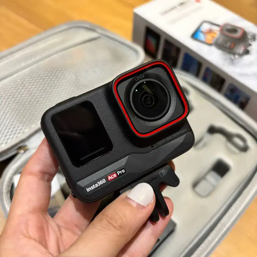 Insta360 Ace Pro Action Camera 8K UHD Leica Co-Engineered