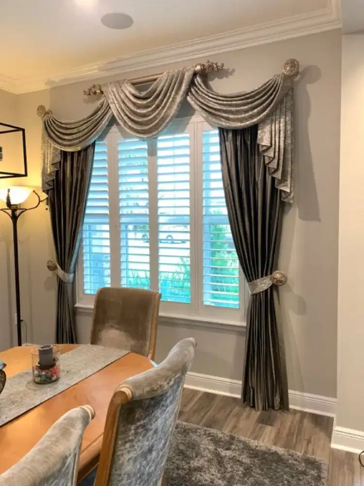 Pasang gordyn gorden murah vertikal roll blind jasa wallpaper dinding