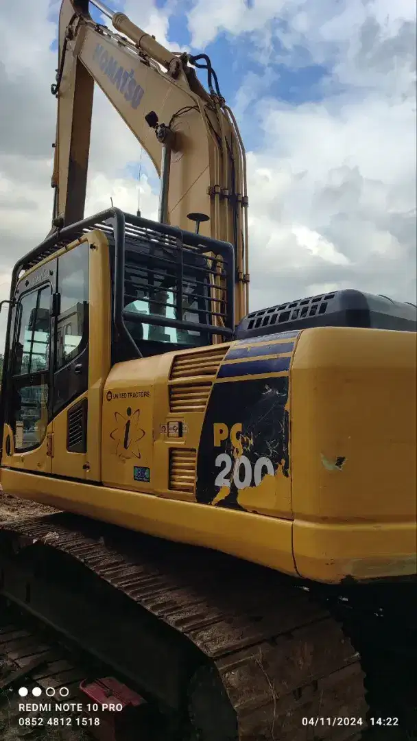 PC200 2019 Samarinda 
Excavator KOMATSU