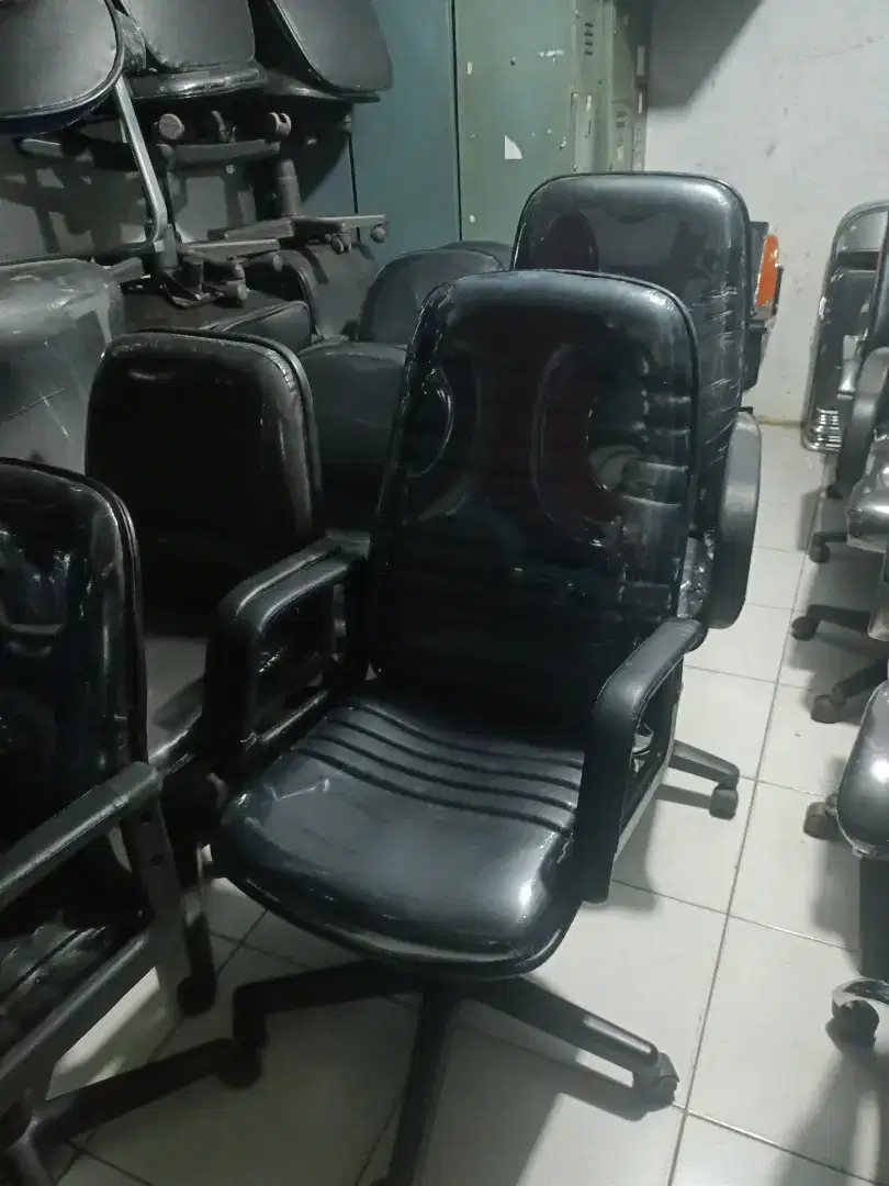 Bangku/ kursi direksi