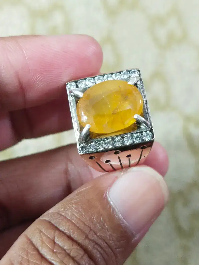 Yakut kuning /yellow safir