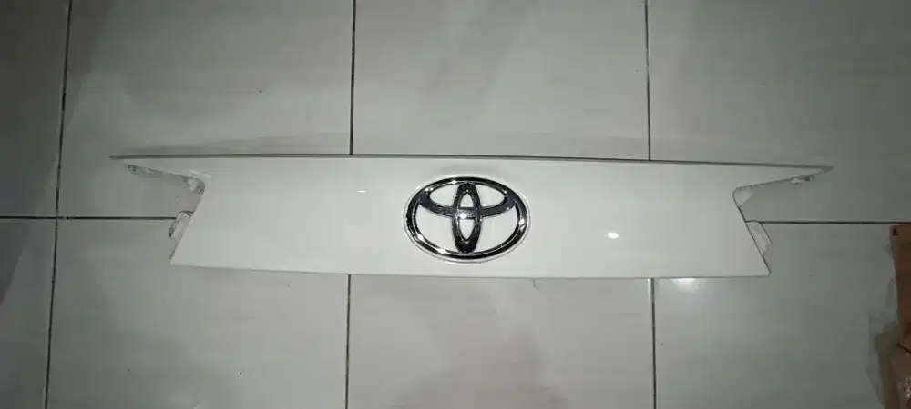Trunklid Innova reborn