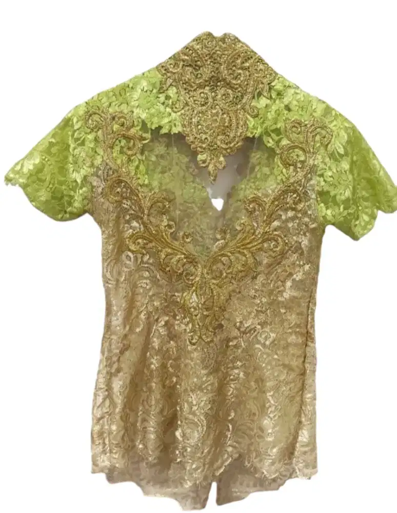 Kebaya exclusive kancing kristal