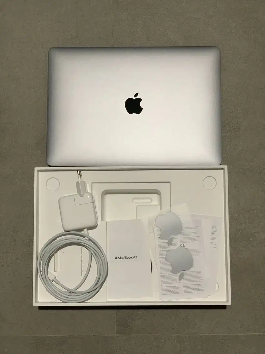 Apple Macbook Air 13” (area Kudus, Semarang & sekitarnya)