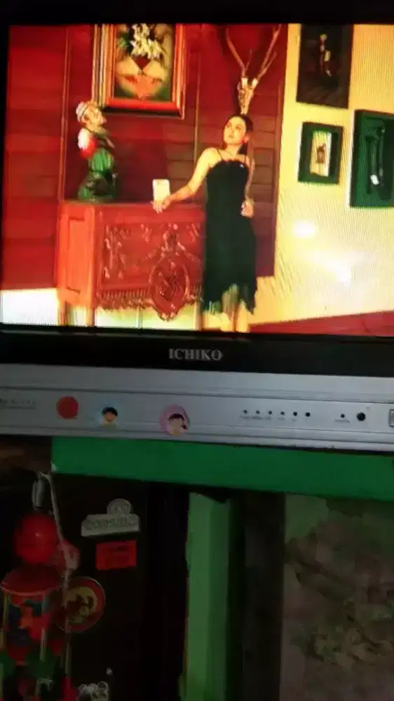 TV tabung  ichico 21inc