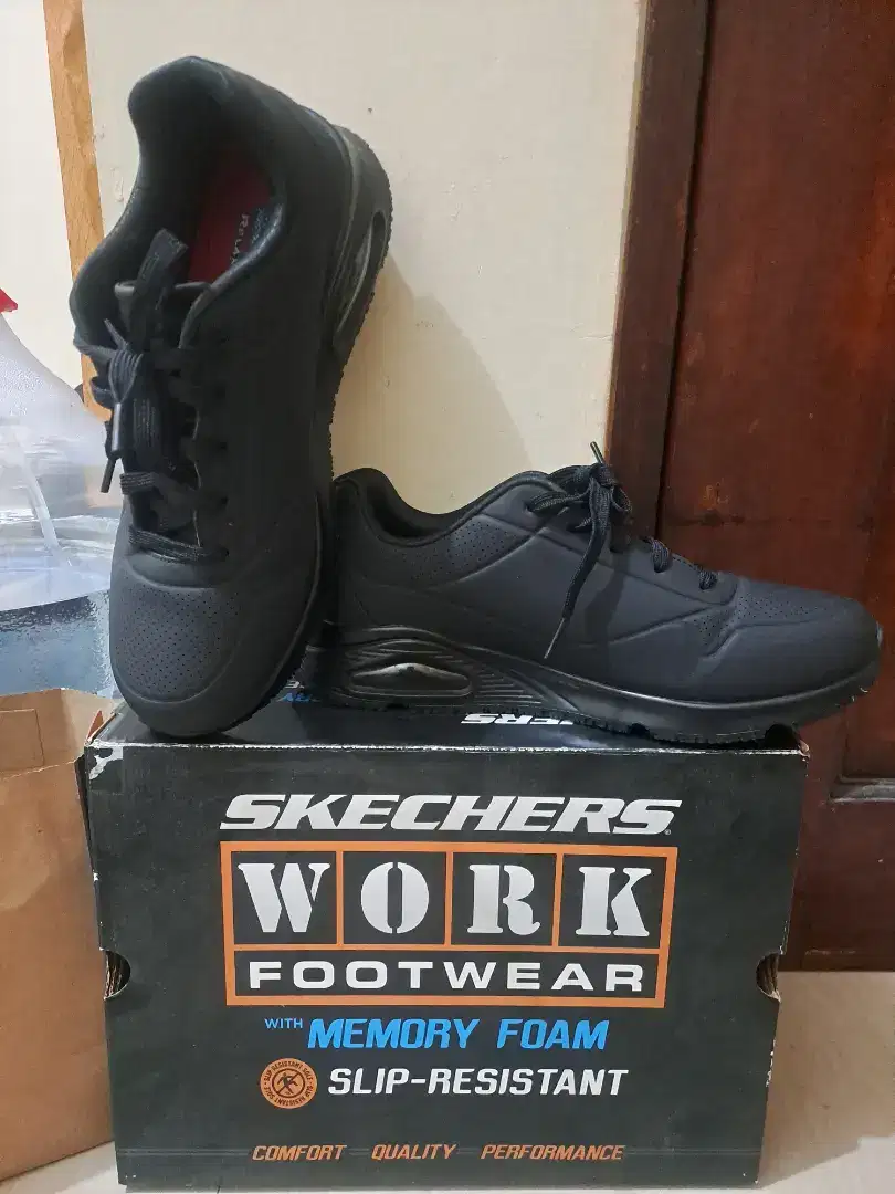 SKECHERS WORK FOOTWEAR