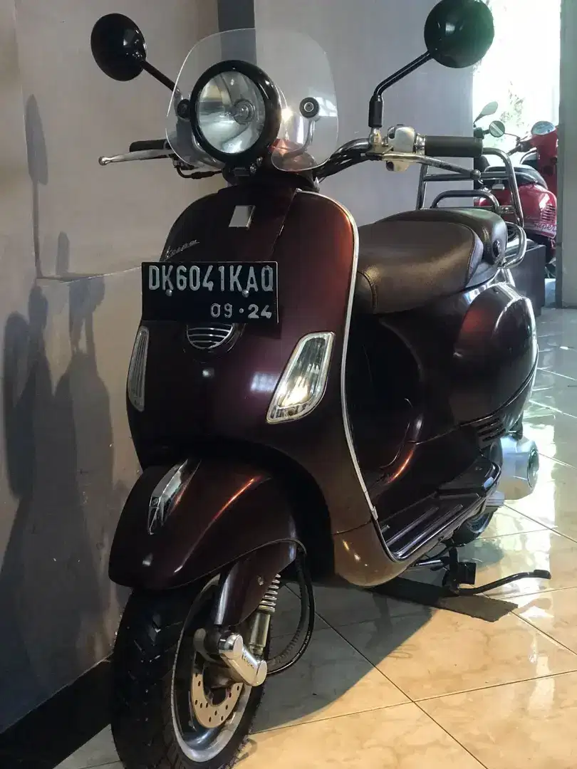 PIAGGIO VESPA LX V 150 CC TAHUN 2014 PAJAK HIDUH LENGKAP MESIN MULUS