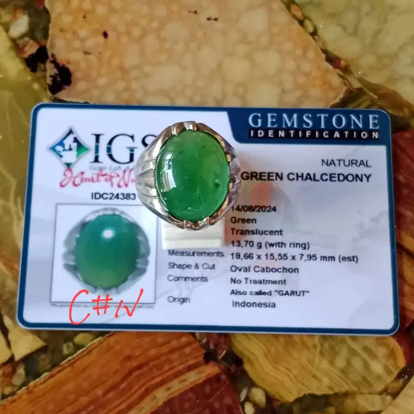 batu natural green chalcedony. Hijau garut.Gem id card IGS.