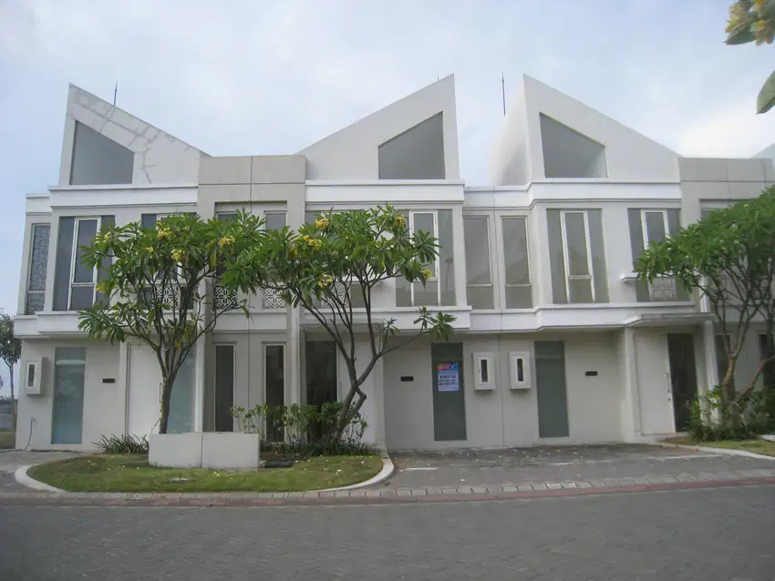 Sewa Rumah 2lantai Minimalis Modern di Grand Pakuwon, Tandes, Surabaya