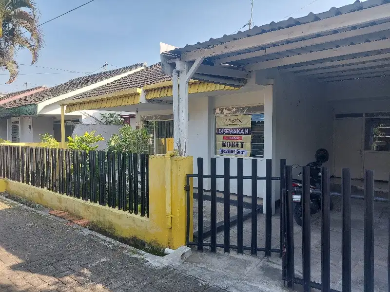 Disewakan rumah tengah kota jember