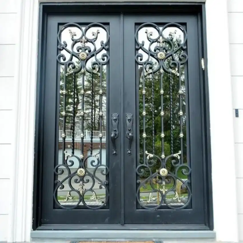 Kusen pintu besi tempa klasik