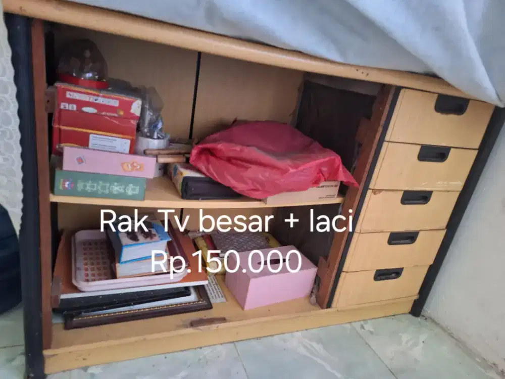 Dijual Meja TV besar banyak Laci Murmer ajah!!!