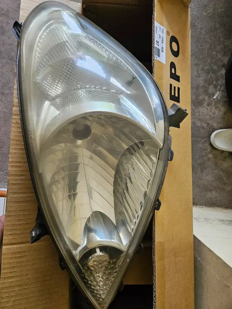 Headlamp innova 2005