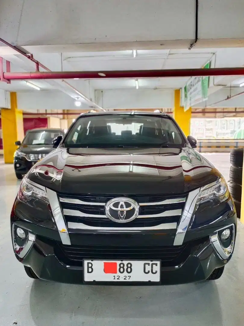 Dp 15juta Low km Fortuner VRZ 2017 2018 Diesel Hitam