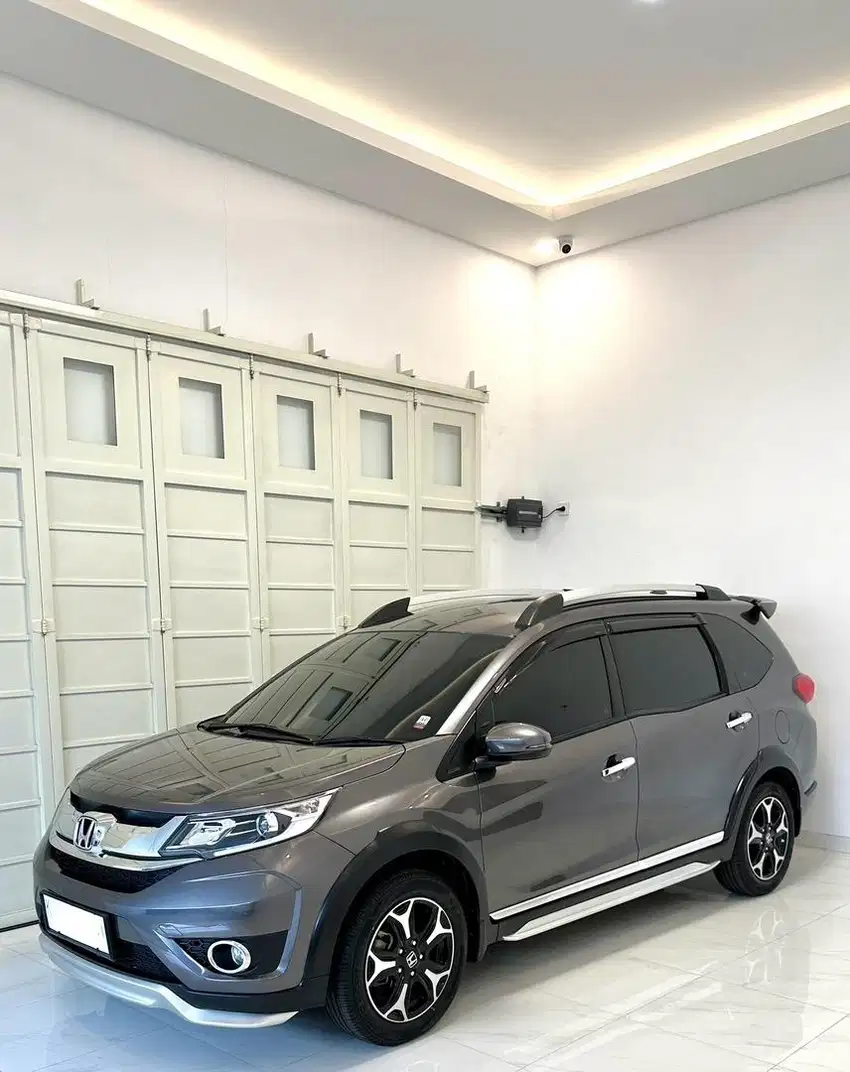 KM.40 rb antik.. Honda BRV Prestige CVT matic a/t 2018 istimewa Low KM