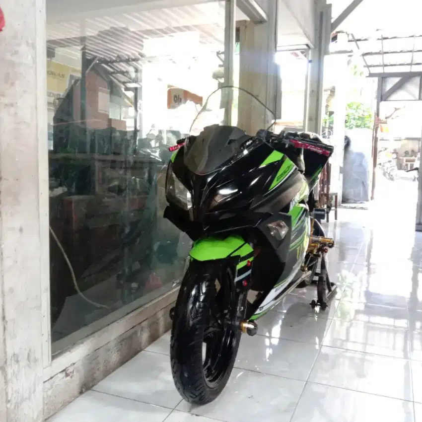 KAWASAKI NINJA FI TAHUN 2013 PAJAK MATI 1X SURAT LENGKAP MESIN STANDAR