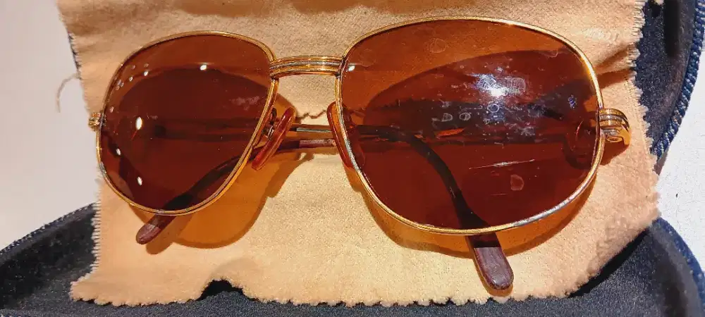 Kaca mata Sunglass CARTIER Original  ada korosi sedikit