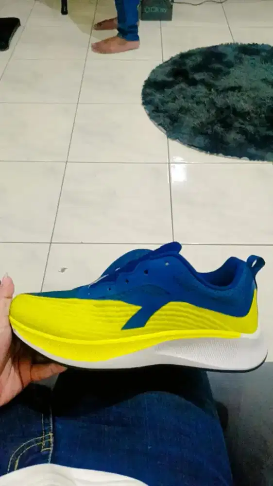 Sepatu Diadora masih baru nego