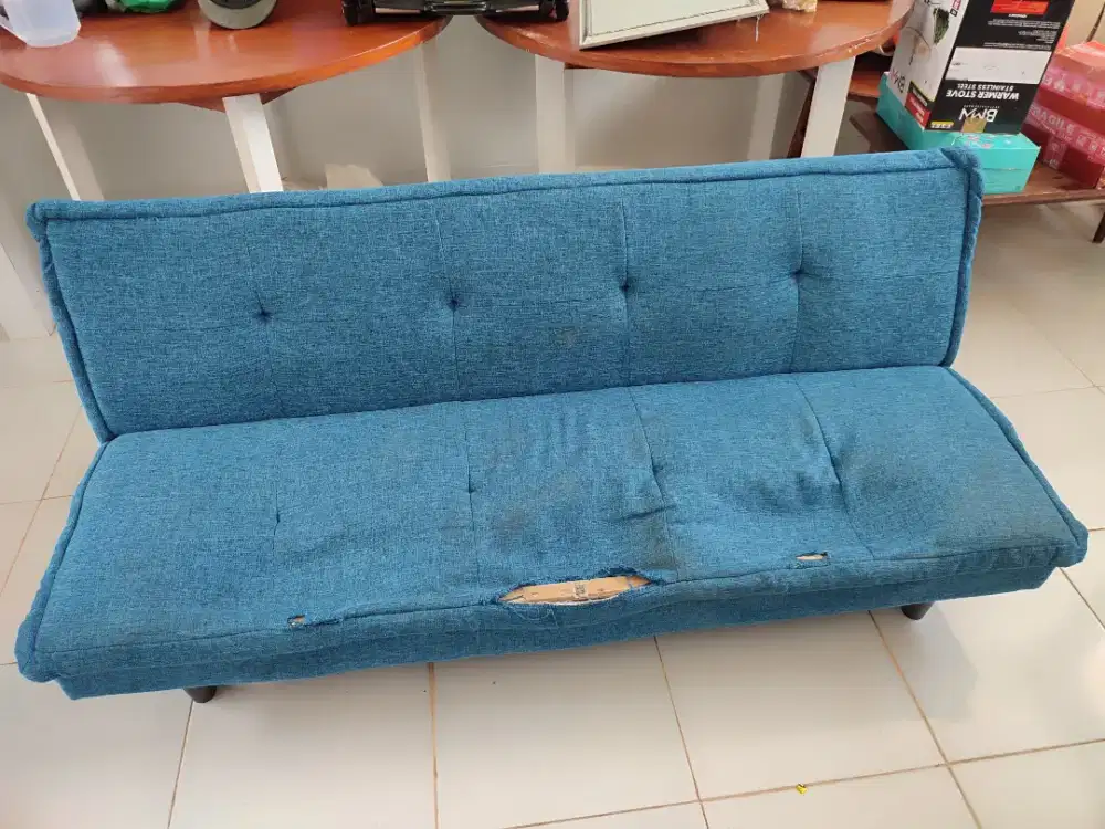 Sofa bed panjang