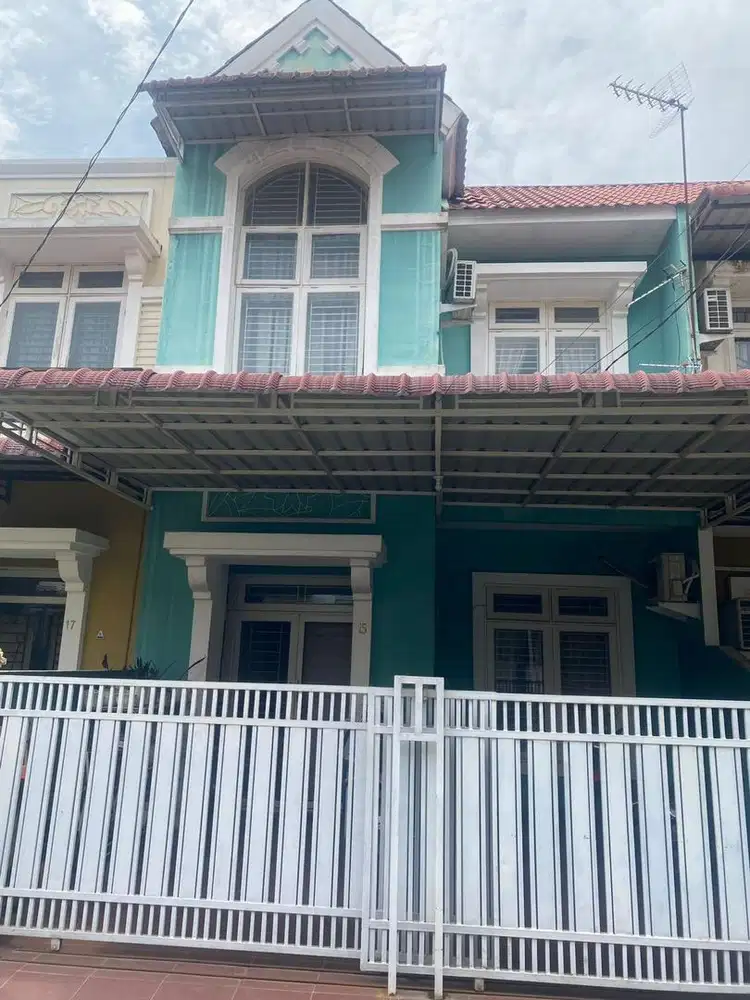 Dijual/disewakan rumah dalam komplek 2 lantai SHM