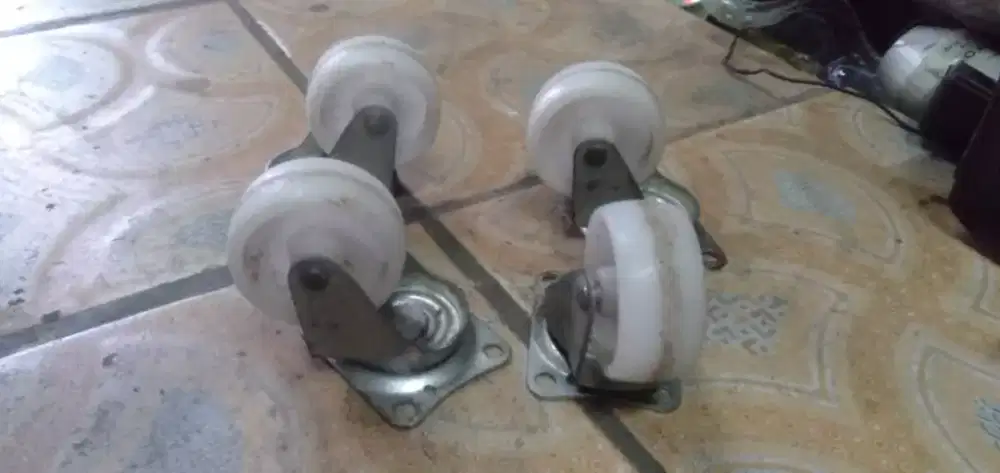 Se paket roda lemari dll kond spt baru brg berkualitas hrg murah cpt