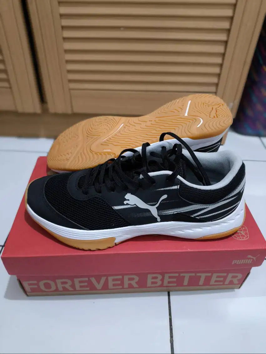 Dijual sepatu Puma Varion II. No. 43. Baru 2X pakai. Masih spt baru.