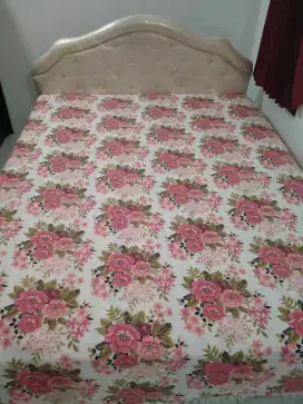 Bed Cover Tempat Tidur