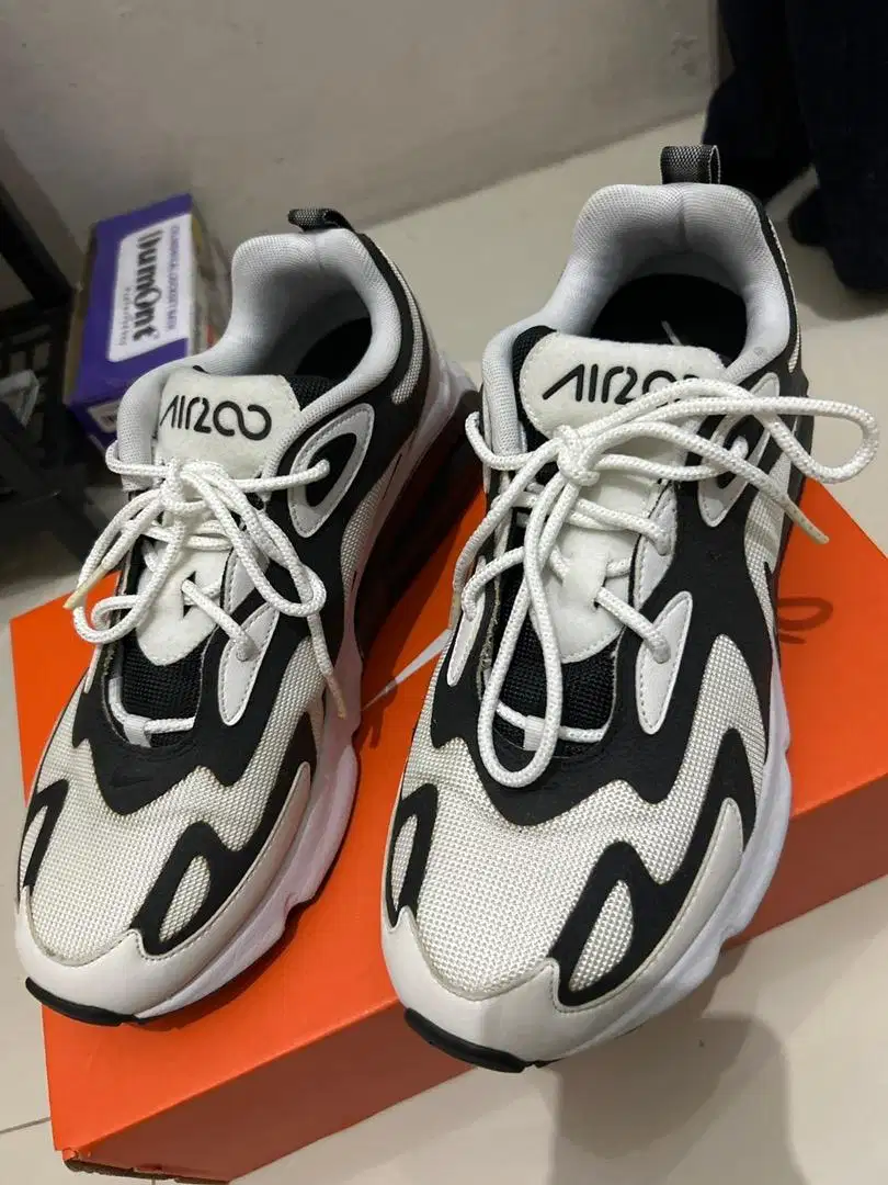 Jual Nike Air Max 200 White & Black