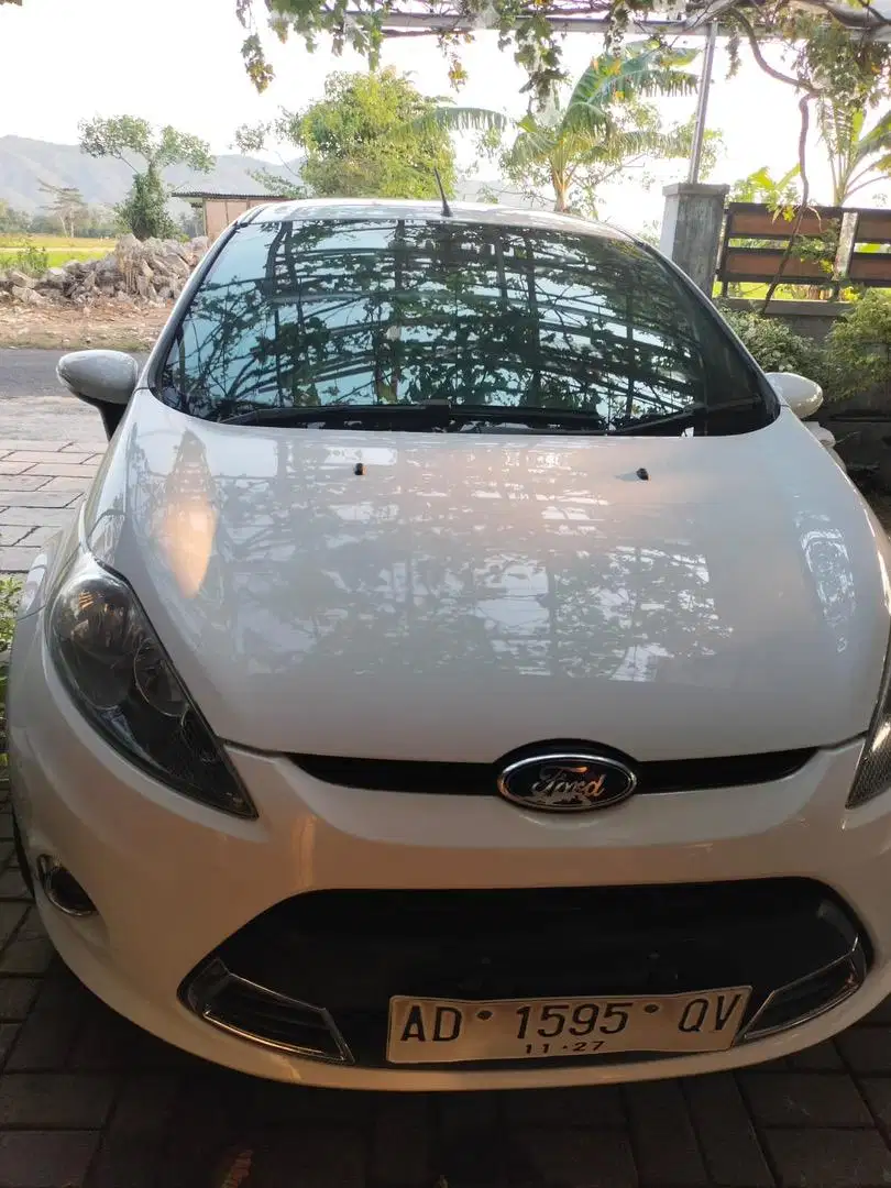 Dijual Fiesta matic tahun 2012 km 72.000