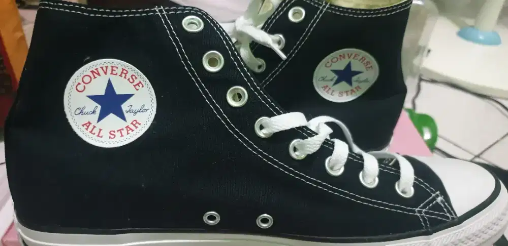 Sepatu asli converse uk 43