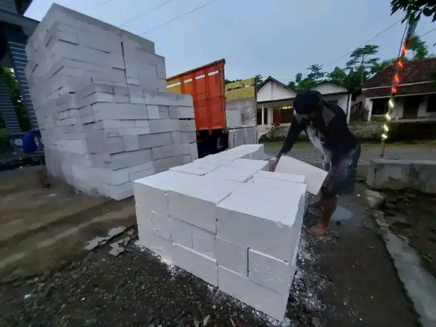 Batu kumbung pondasi yang