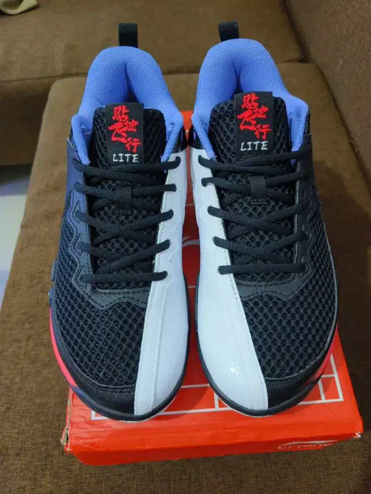 Sepatu badminton Li-Ning saga lite pro (new)