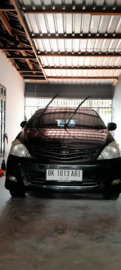 Kijang innova G luxury bensin AT