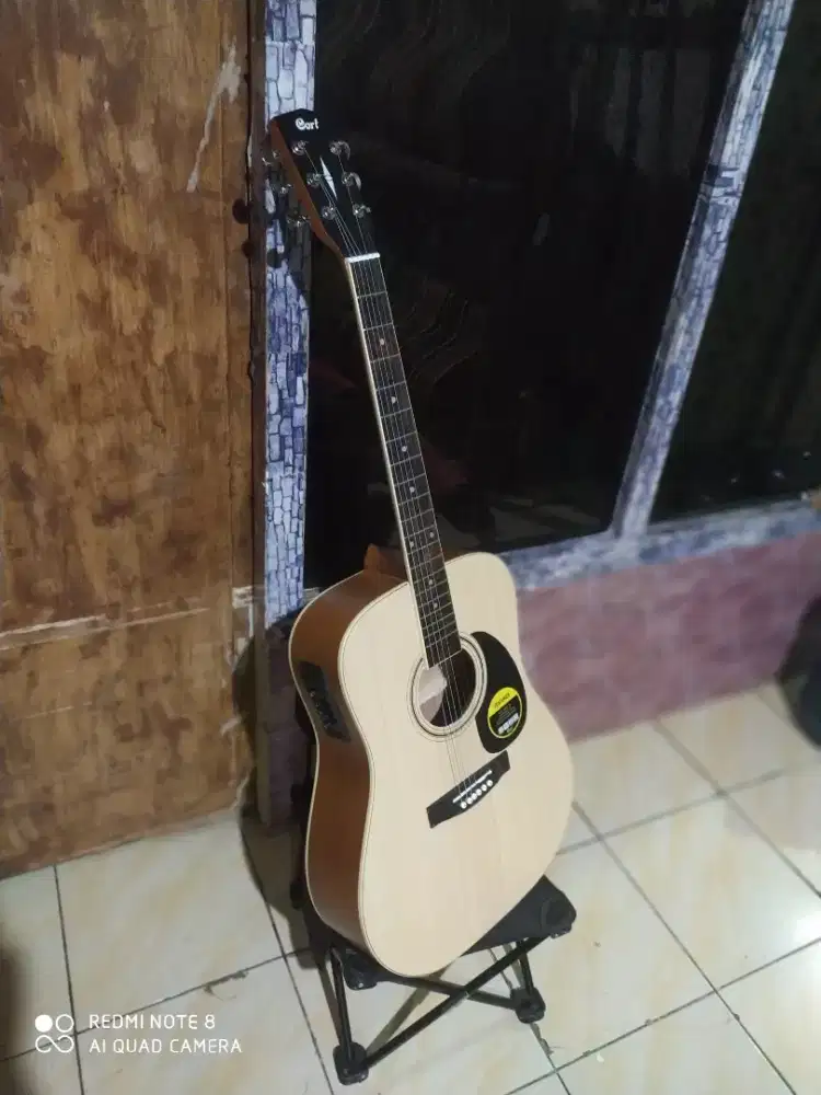 Gitar akustik elektrik cort jumbo