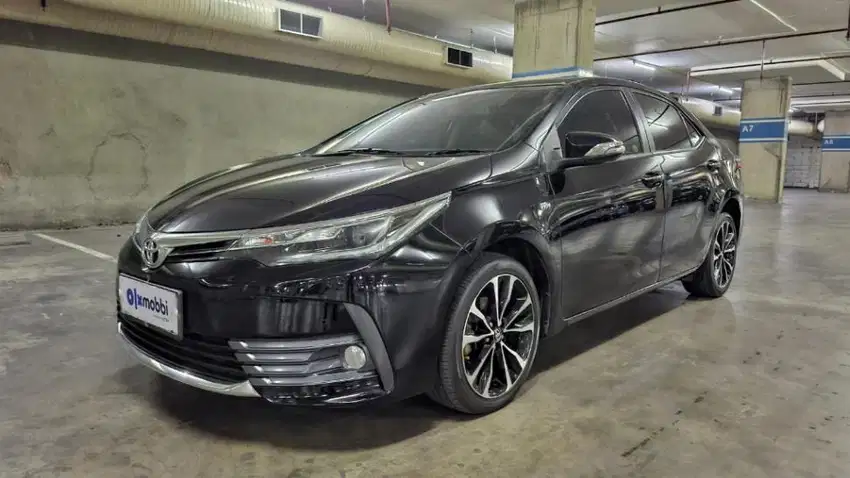 TDP 20Jt Toyota Corolla Altis 1.8 V Bensin-AT 2019 Hitam /