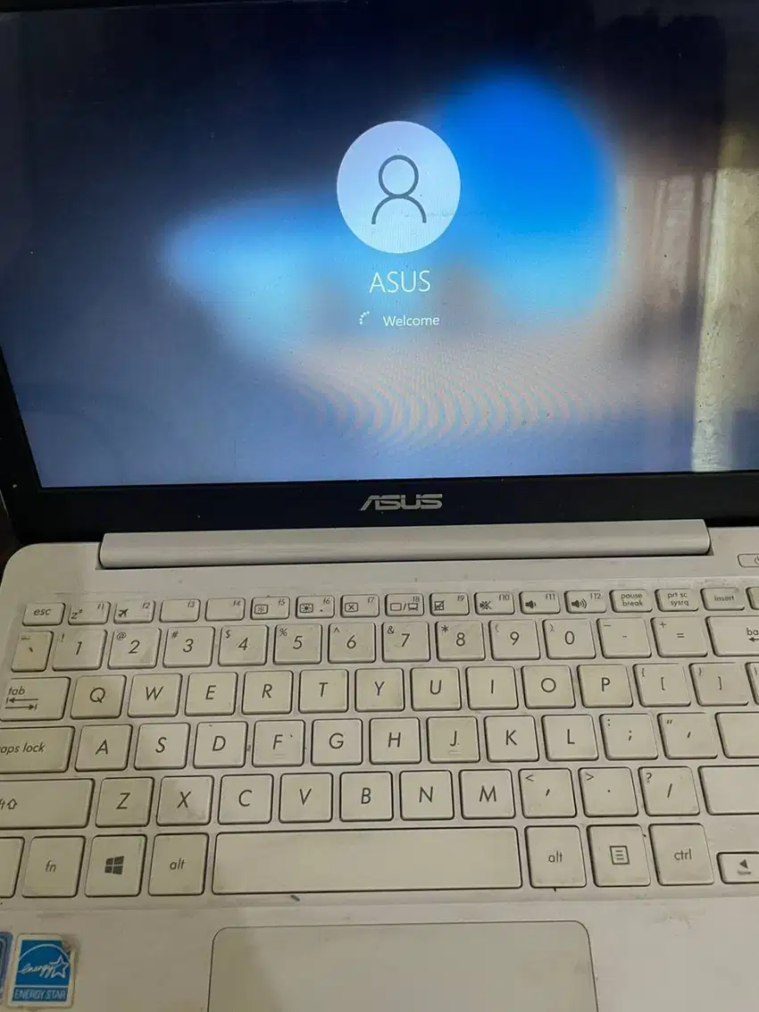 Asus Notebook E203 // Laptop Nego