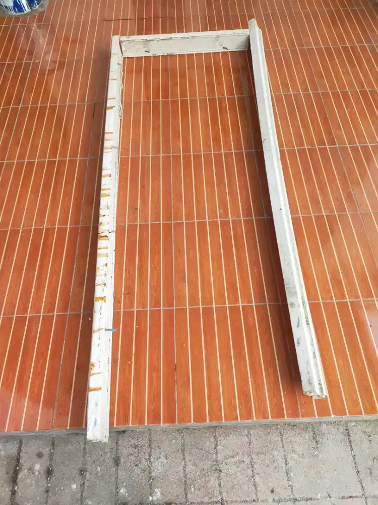 Kusen upvc warna putih