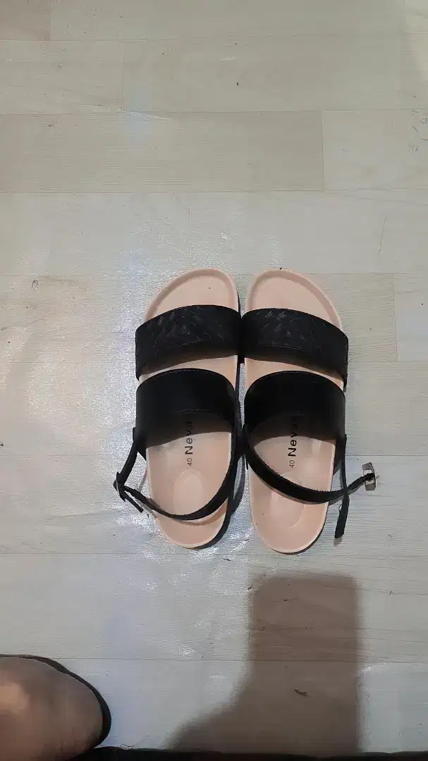 Sendal Wanita Size 40